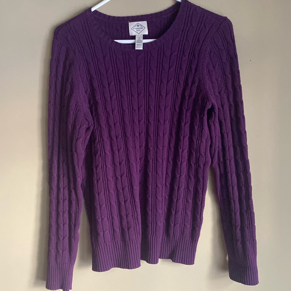 Cable knit cotton sweater Size: M
